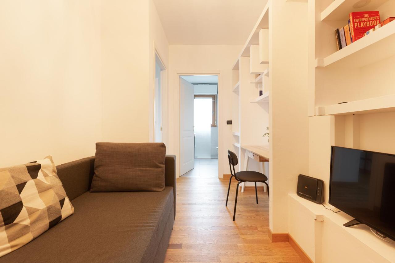 Milan Comfy Apartment X3 - With Balcony ภายนอก รูปภาพ